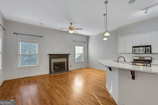Building Photo - 225 Carlyle Park Dr