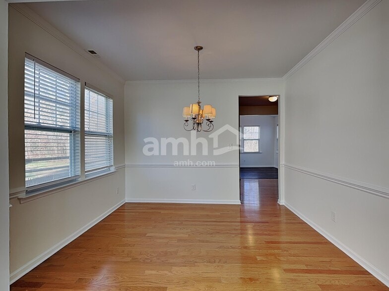 Building Photo - 10233 Broken Stone Ct