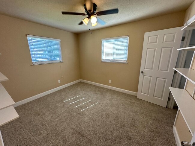 Building Photo - 8972 Rosetta Cir
