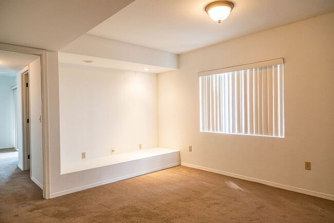 Building Photo - 4751 N Flowing Wells Rd