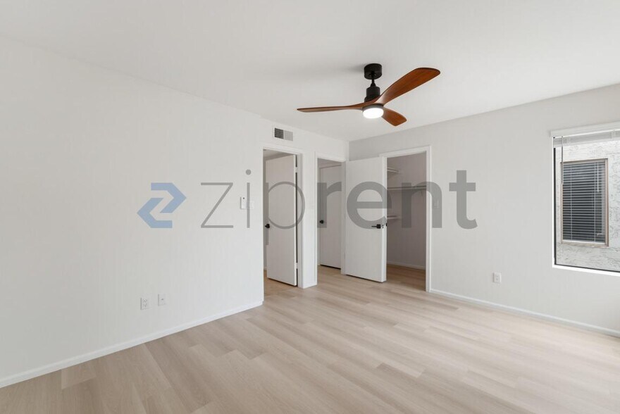 Building Photo - Unit Unit 1018