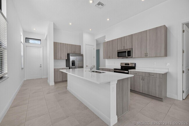 Building Photo - 9148 SW Esule Way