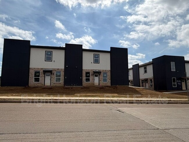 Building Photo - 10552 Tube Dr