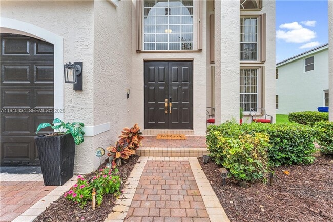 Building Photo - 19500 SW 39th Ct