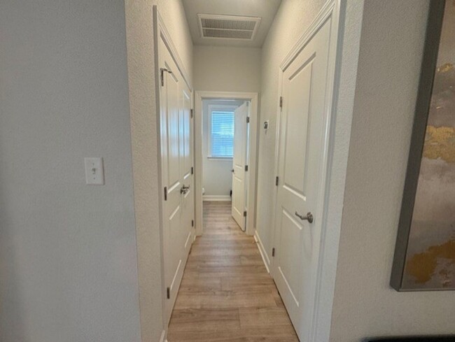 Building Photo - Immaculate Four Bedroom Home in Joliff Lan...