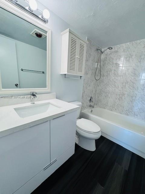 Building Photo - 2425 NE 135th St