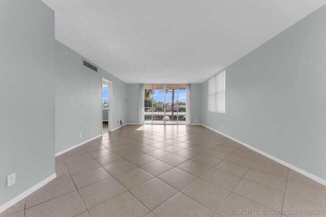 Building Photo - 931 Gardenia Dr