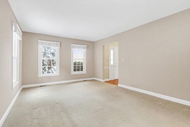 Building Photo - 1000 Cumberland Ln