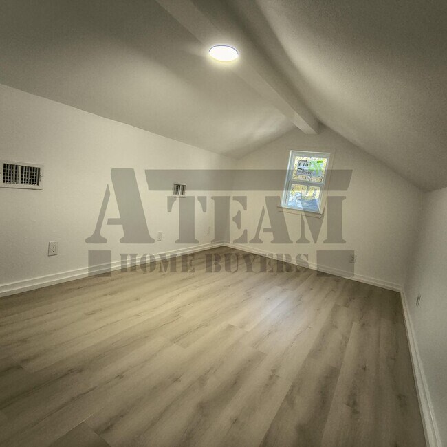 Building Photo - Fully remodeled 4-bedroom, 2-bathroom home