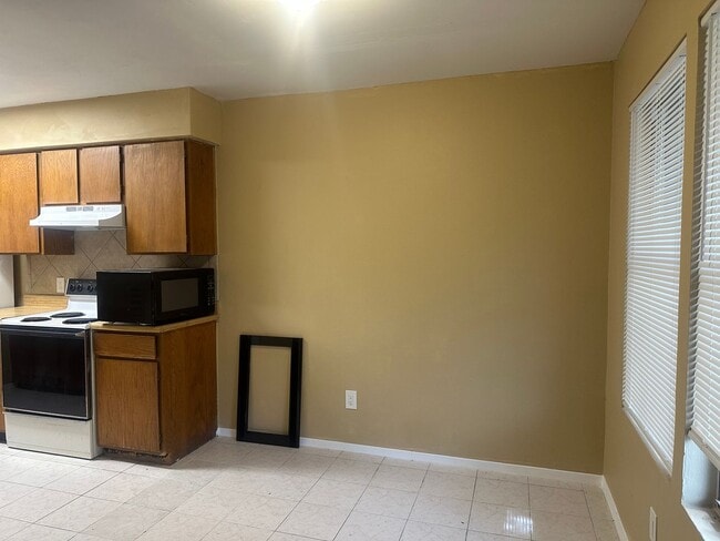 Building Photo - 2 Bed 1.5 Bath in Austin