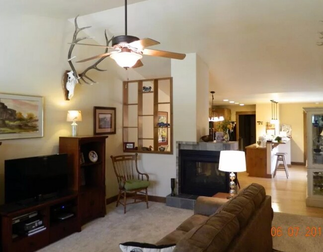 Building Photo - Beautiful 3 Bedroom Condo