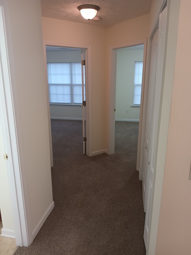 Building Photo - 685 Georgetown Ln