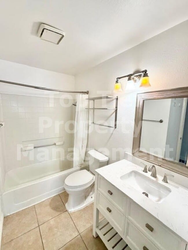 Building Photo - Beautiful 2 Bd/2 Ba 932 sf Condo in Oceanside available NOW for Lease!