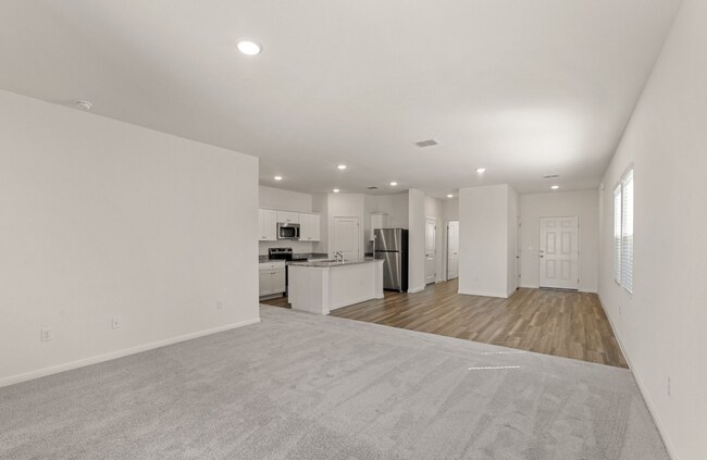 Building Photo - Amazing home ready to move in!