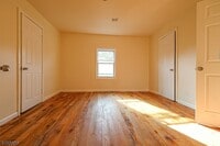 Building Photo - 112 Chadwick Ave
