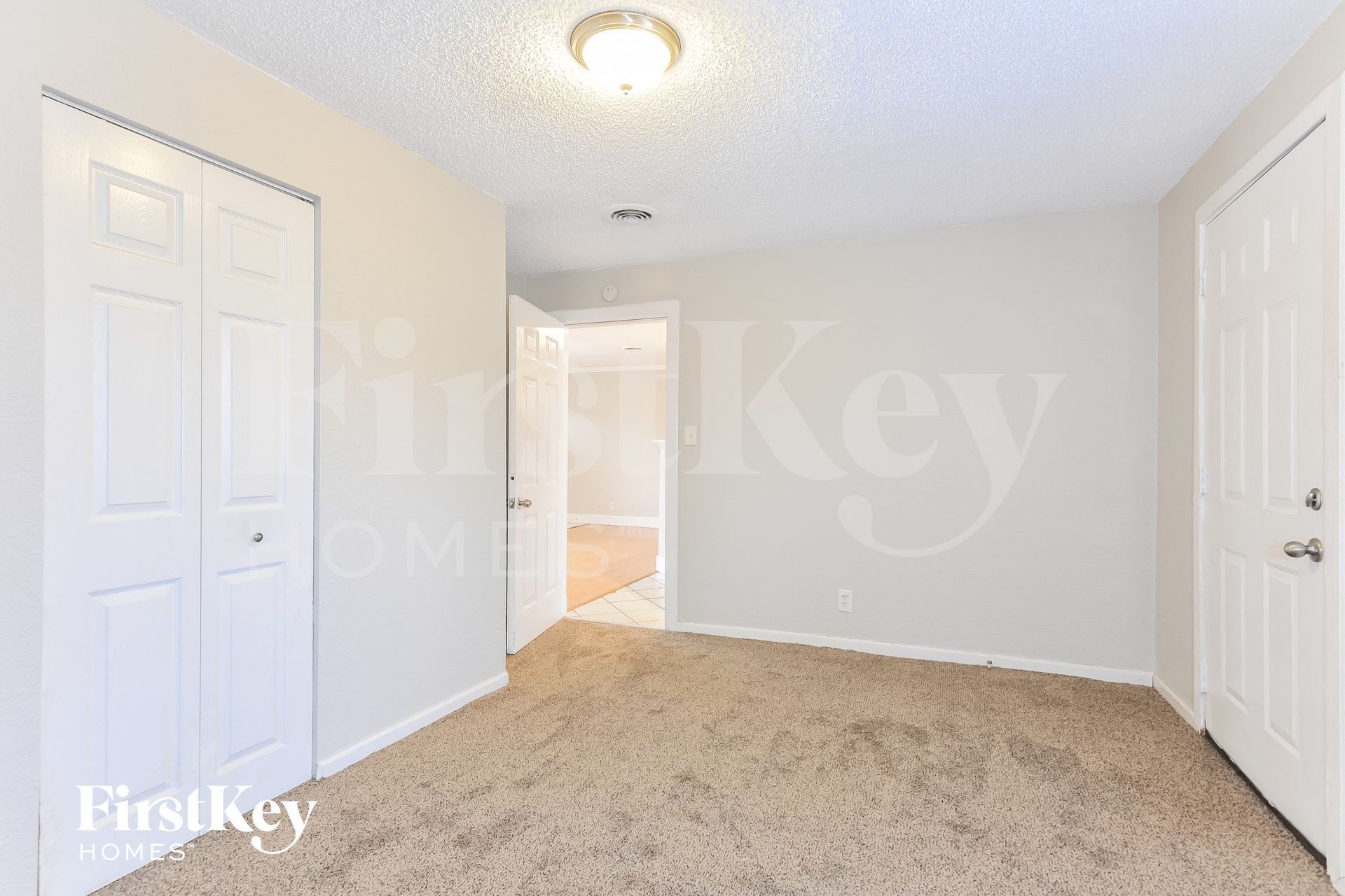 Building Photo - 1412 Vero Dr