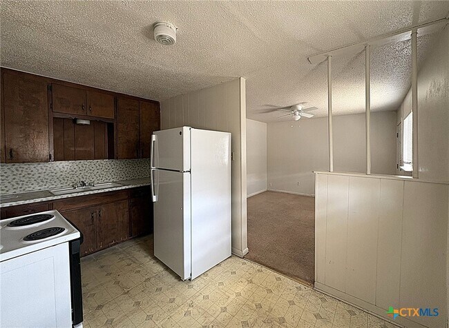 Building Photo - 602 Sunset Ln
