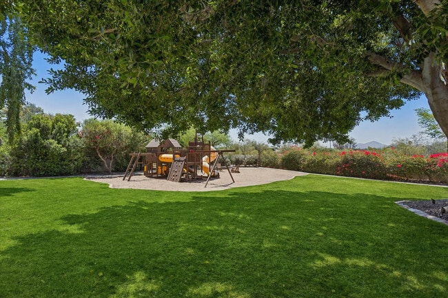 Building Photo - 10800 E Cactus Rd