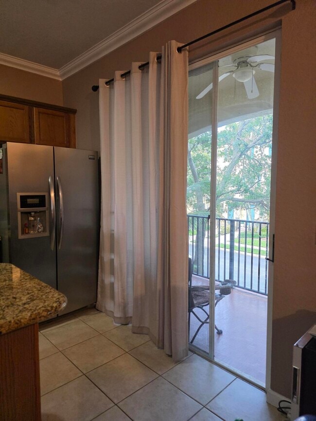 Building Photo - 2866 S Oasis Dr