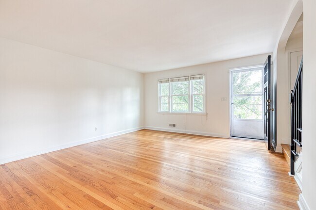 Building Photo - 132 Dumbarton Rd