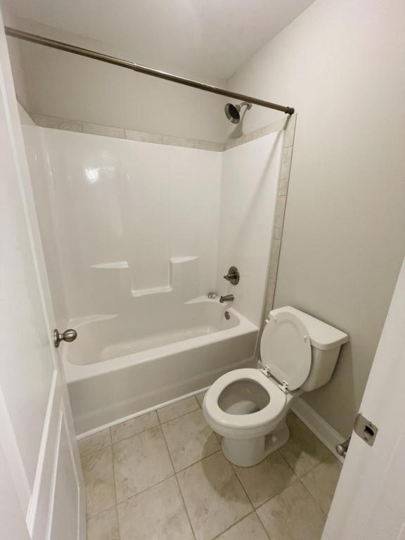 Building Photo - 3142 Hunting Lodge Rd