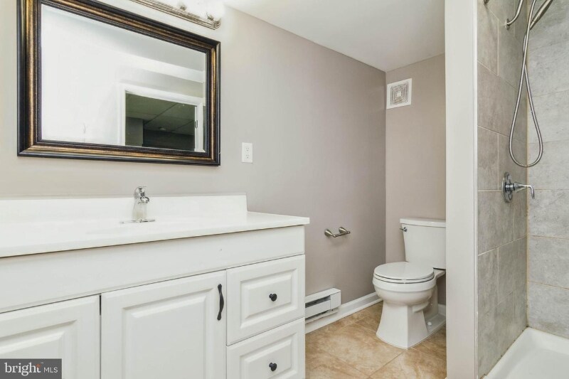 Building Photo - 412 N Washington St
