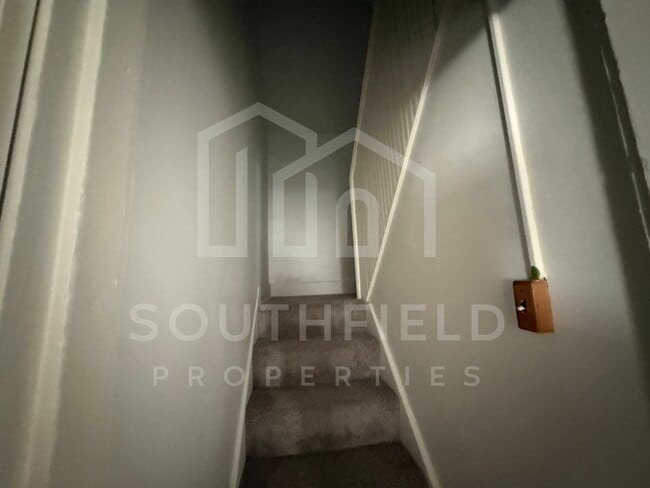 Building Photo - 1537 Ruth Ave