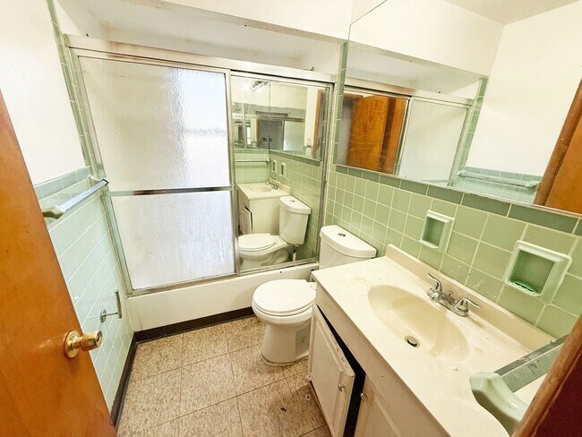 Building Photo - 3 BED 1 BATH BEAUTIFUL SINGLE FAMILY HOME