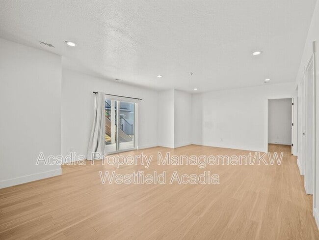 Building Photo - 136 N Desert Sage Dr