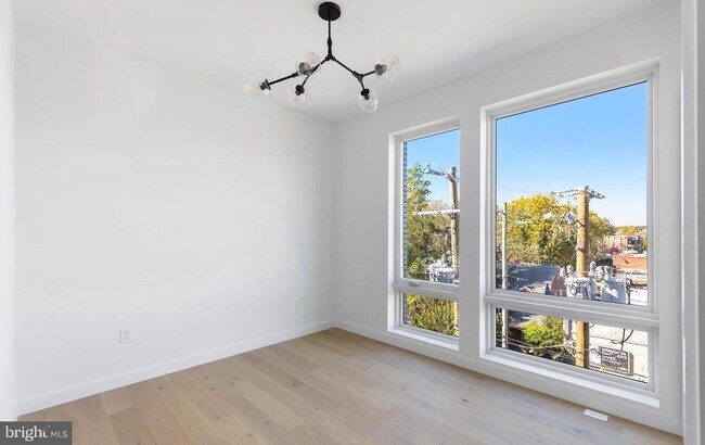 Building Photo - 30 Kennedy St NW