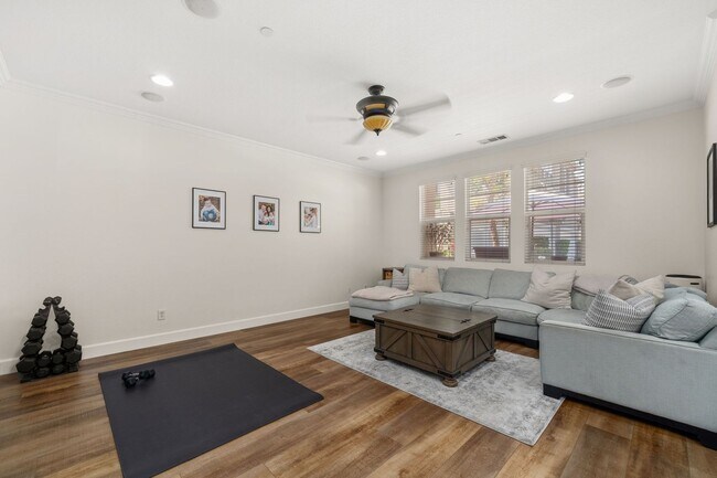Building Photo - 13190 Murano Ave