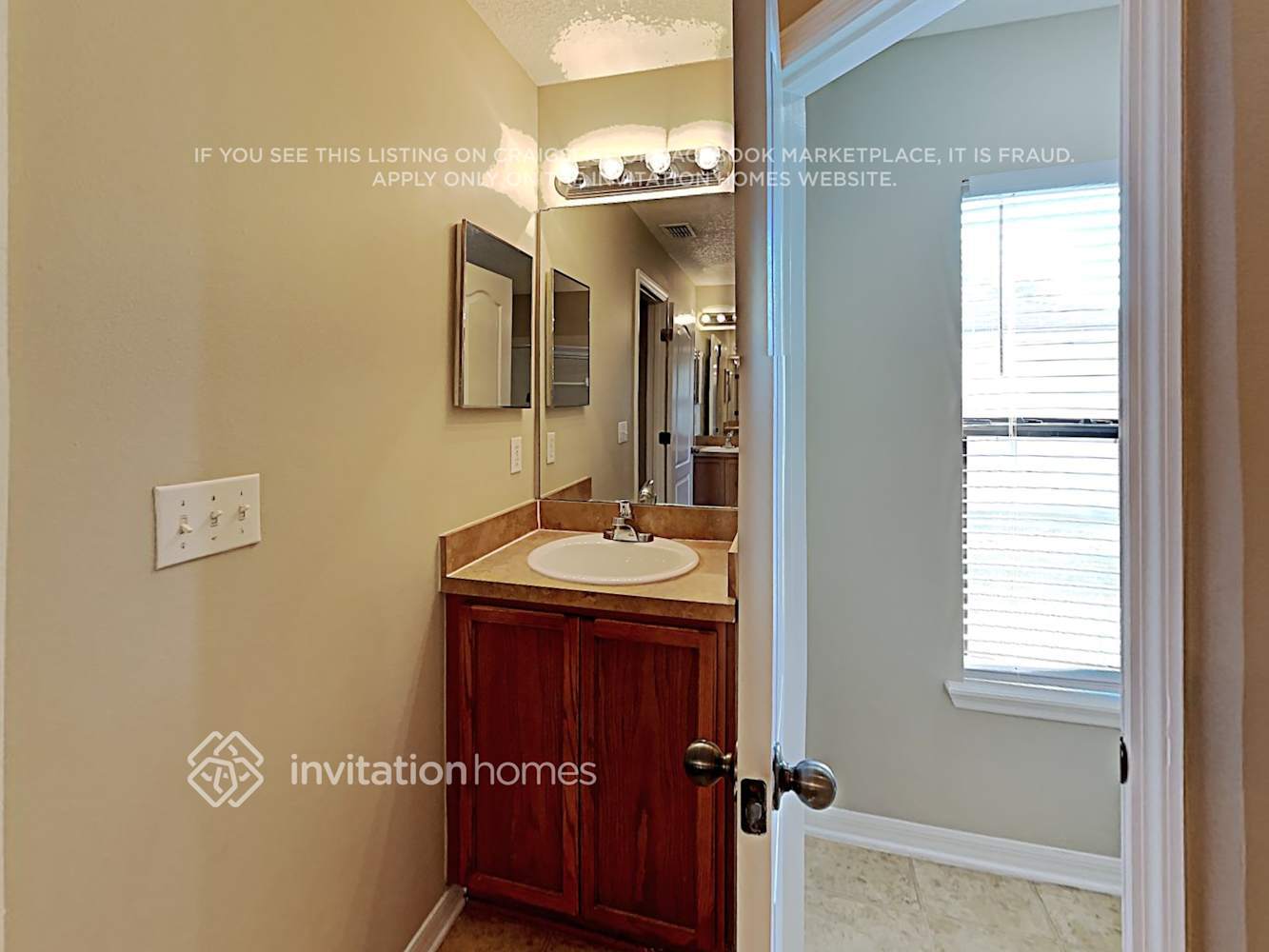 Building Photo - 9985 Lancashire Dr