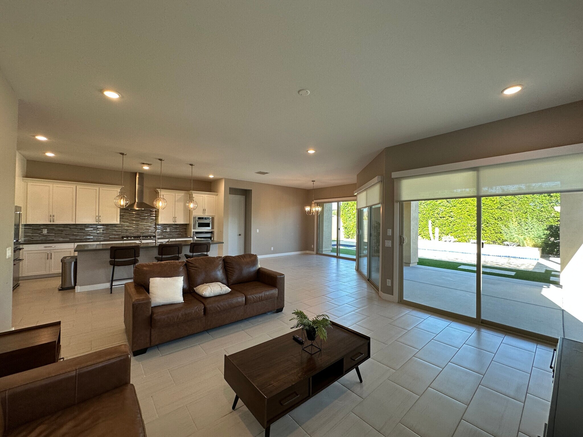 Building Photo - 1140 E Cherrywood Pl