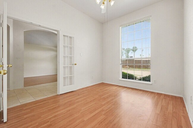 Building Photo - 4564 Postbridge Dr