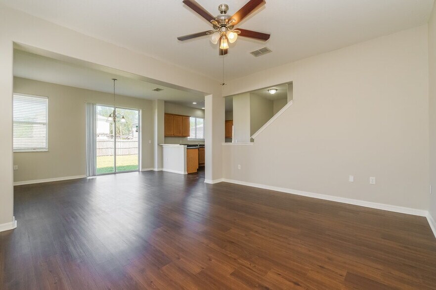 Building Photo - 9627 Maxson Dr