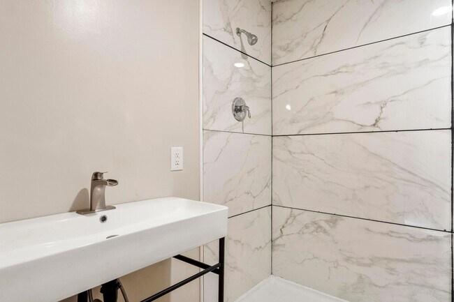 Building Photo - 298 Summerset Ln