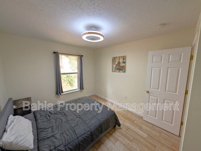 Building Photo - 4656 Ashburn Square Dr