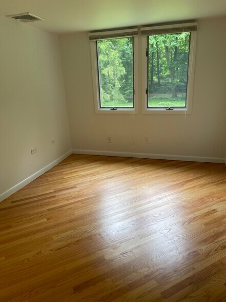 Building Photo - 76 Haviland Ct