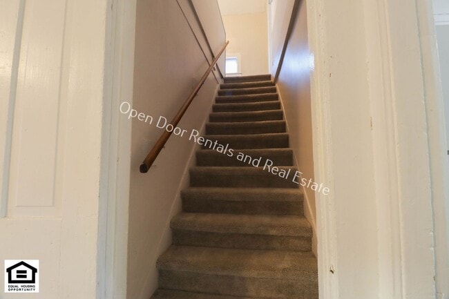 Building Photo - 121-123 S State St