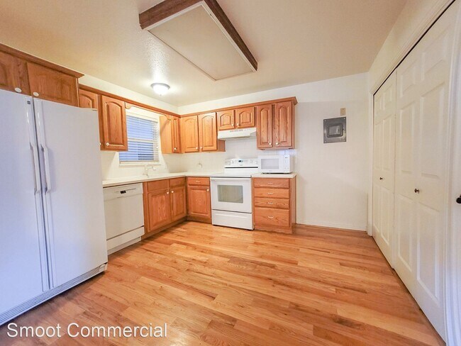 Building Photo - 2 br, 1 bath House - 166 West 200 North #1