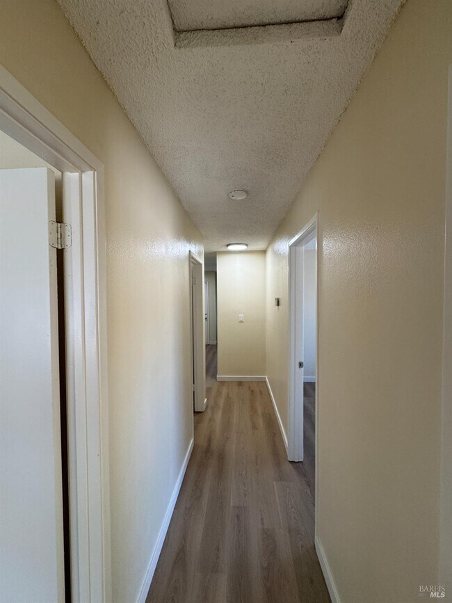 Building Photo - 120 Merrimac Ct