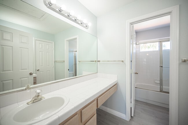 Building Photo - 8420 Bay Crest Dr