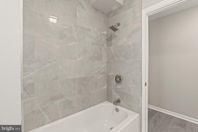 Building Photo - 1018 S 52nd St