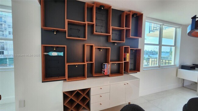 Building Photo - 1501 S Ocean Dr