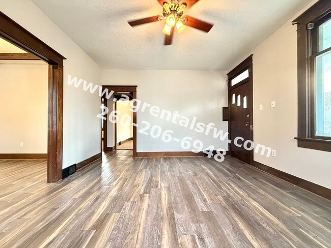 Building Photo - 2921 Broadway