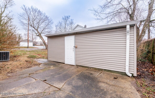 Building Photo - 204 W Warfield St