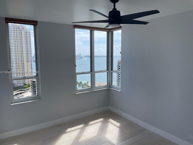 Building Photo - 701 Brickell Key Blvd