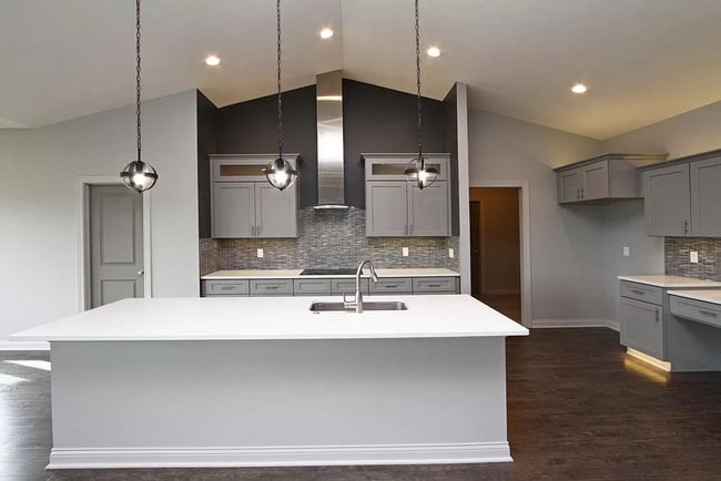 Building Photo - Beautiful 5 Bed/3 Bath House Available February 1st, 2026!