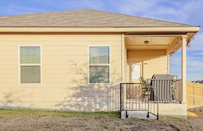 Building Photo - 8331 Bending Willow