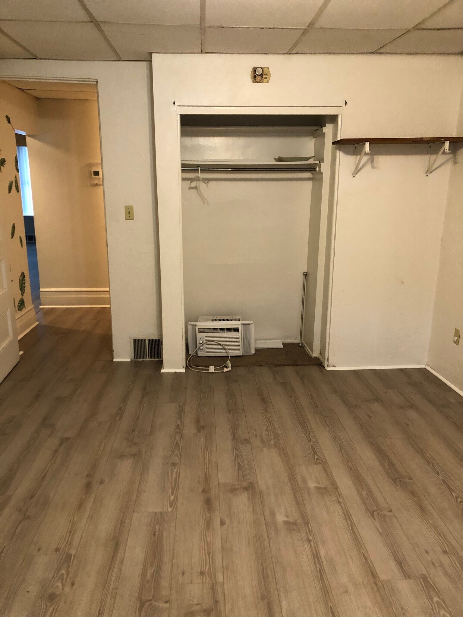 Building Photo - 204 Stratford Ave